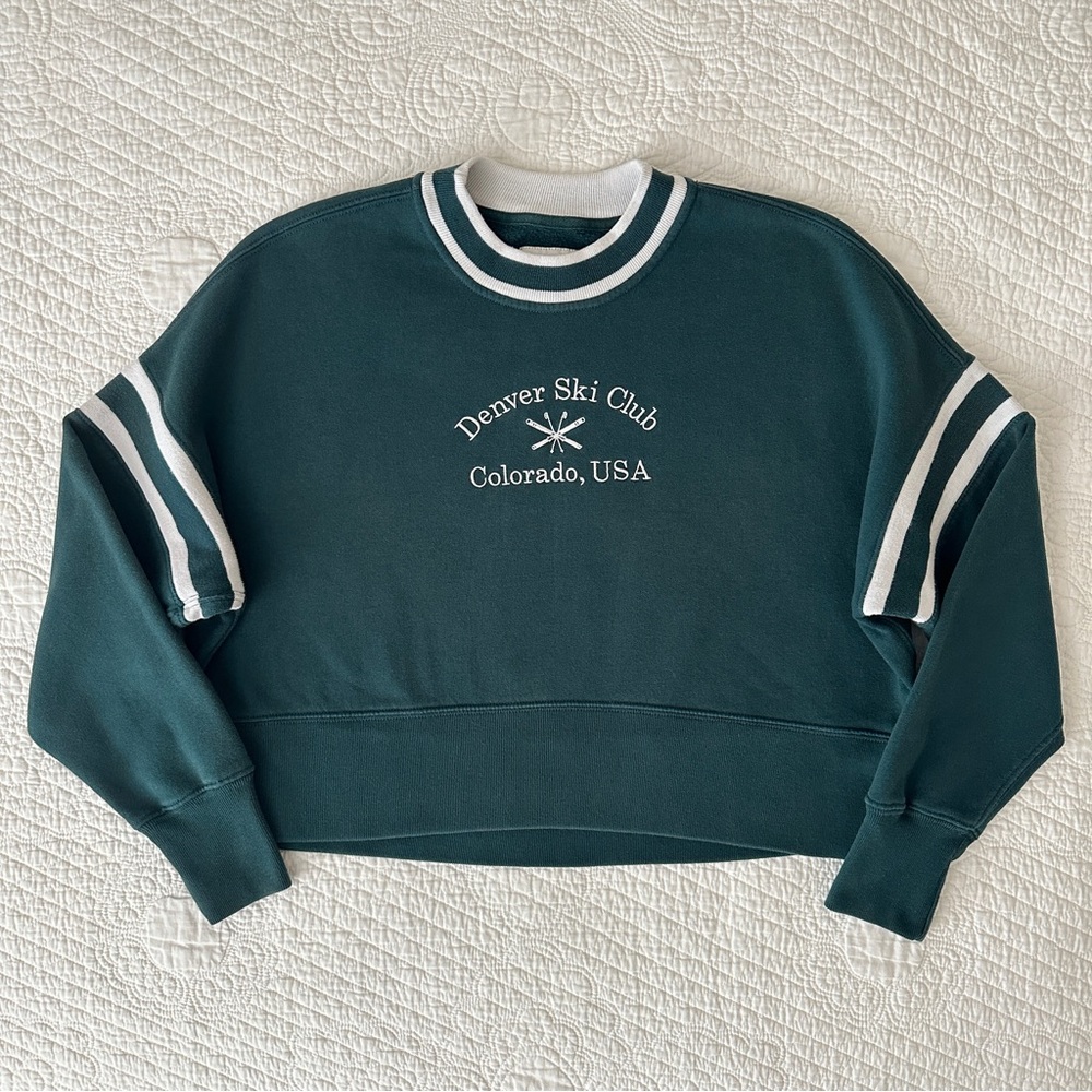Abercrombie & Fitch Green Denver Ski Club Cropped Crewneck Sweatshirt XS